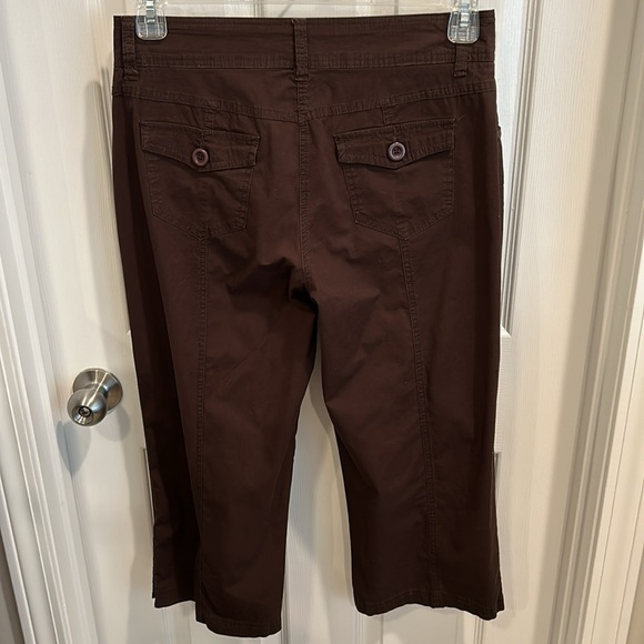 Style & co. size 6 brown capris - Picture 2 of 2